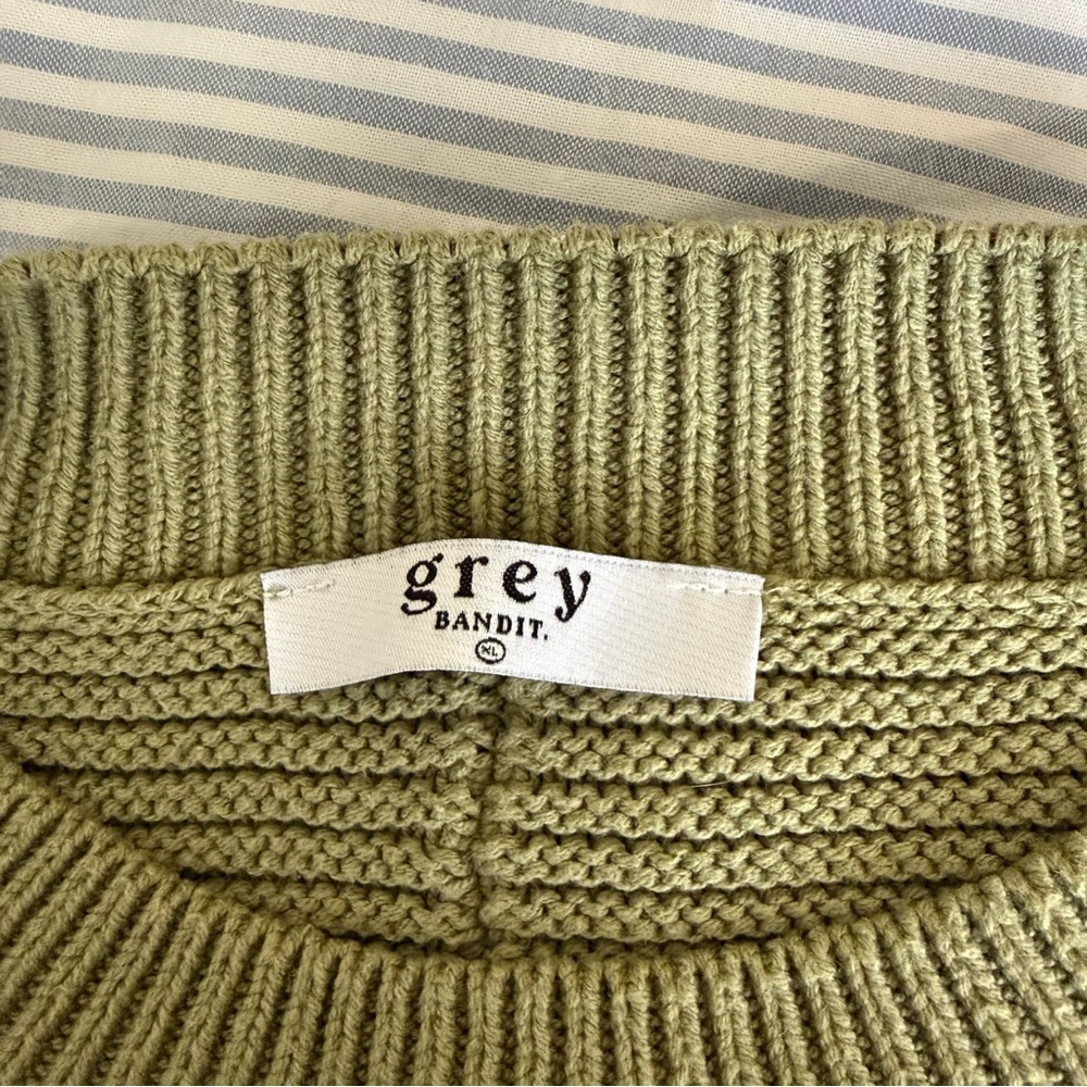 Size XL Grey Bandit Olive Green Knit Sweater - Picture 3 of 3